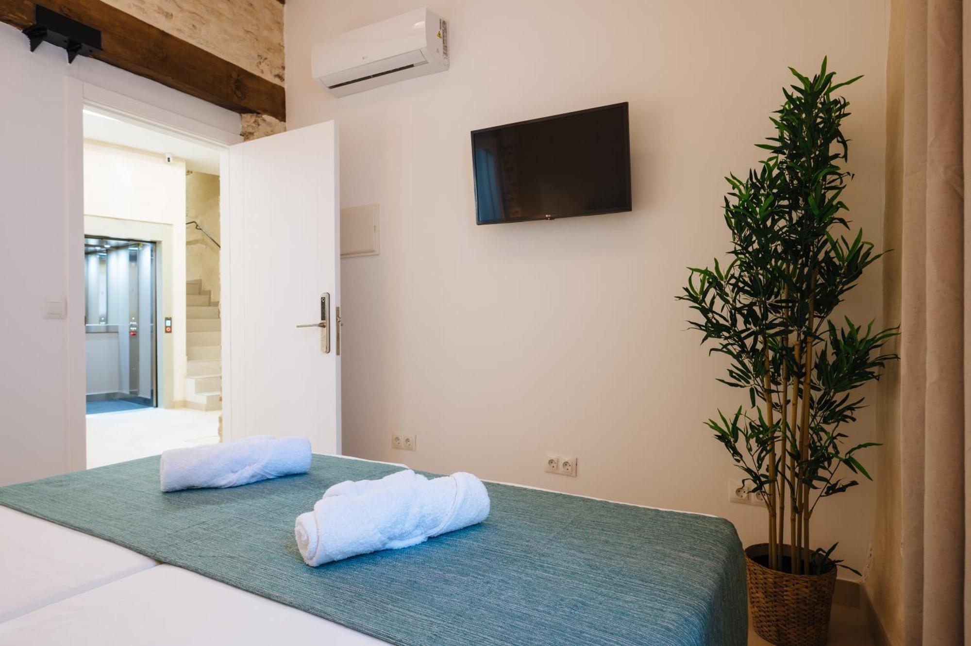 New Hostly Arenal Guest house Seville