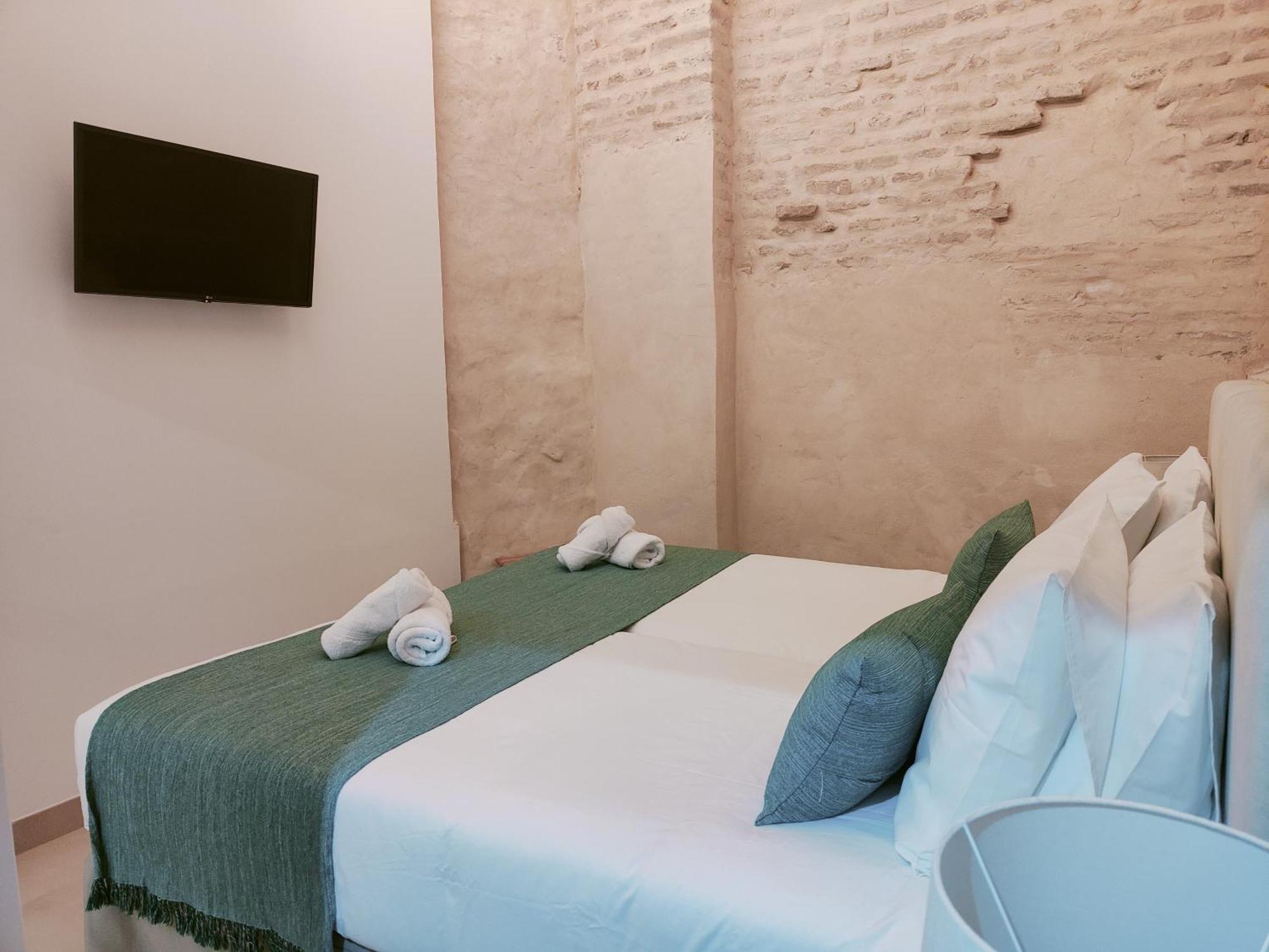 Guest house New Hostly Arenal Seville